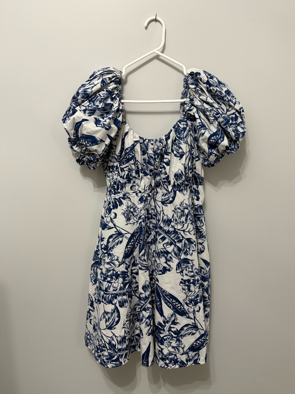 Abercrombie & Fitch White and Navy Floral Puff-Sleeve Mini Dress